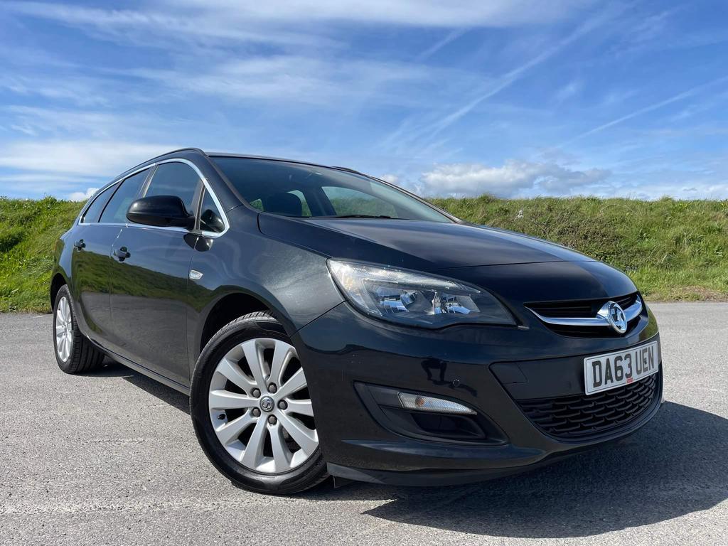 Vauxhall Astra 2.0 CDTi Tech Line Sports Tourer Euro 5 (s/s) 5dr DA63 UEN